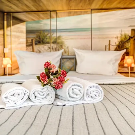 Zum Ostseestrand 公寓 *